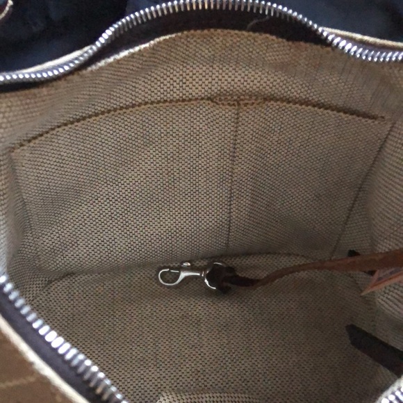 Dooney & Bourke Signature monogram DB shoulder bag - Picture 10 of 11